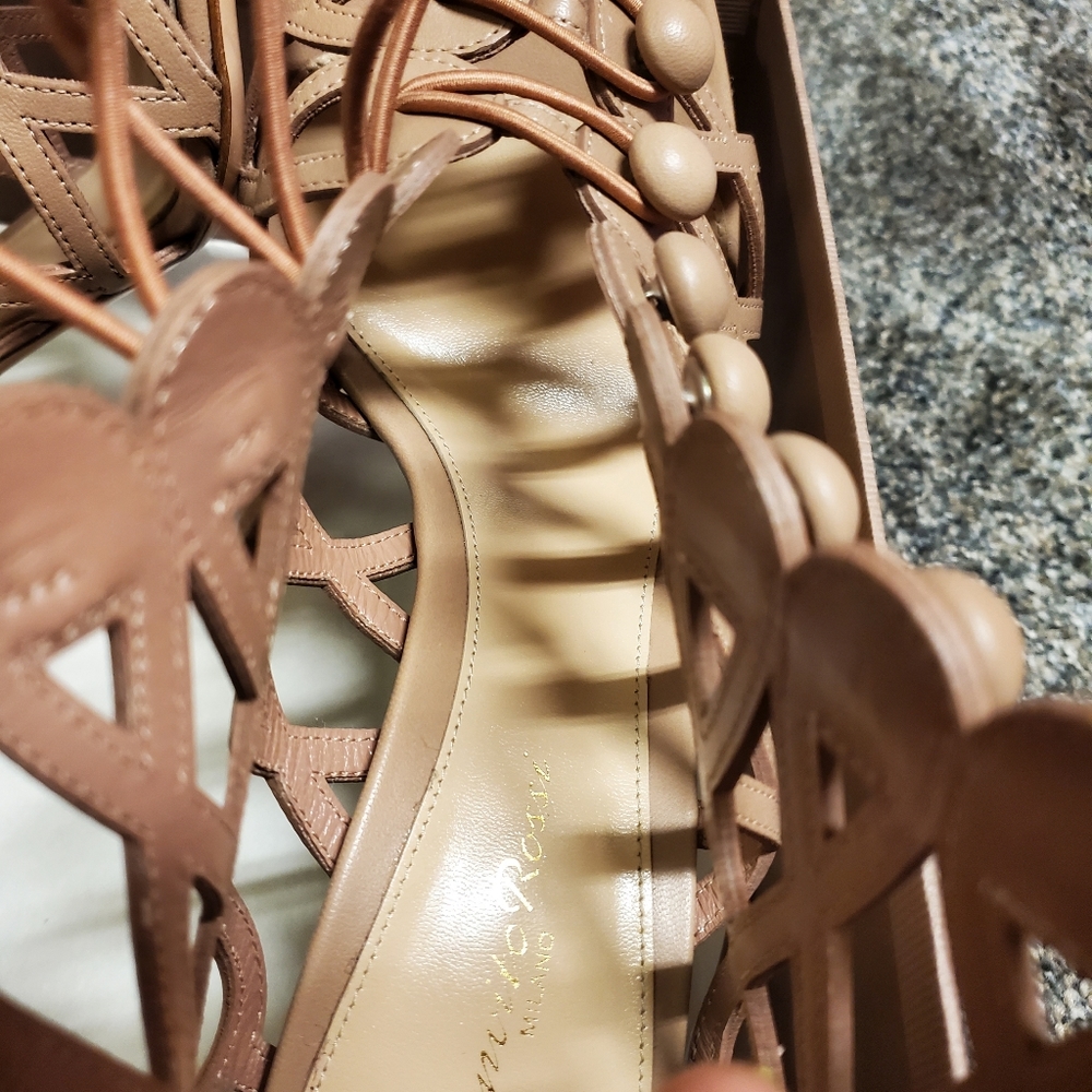 Shoes - Picture 5 of 7